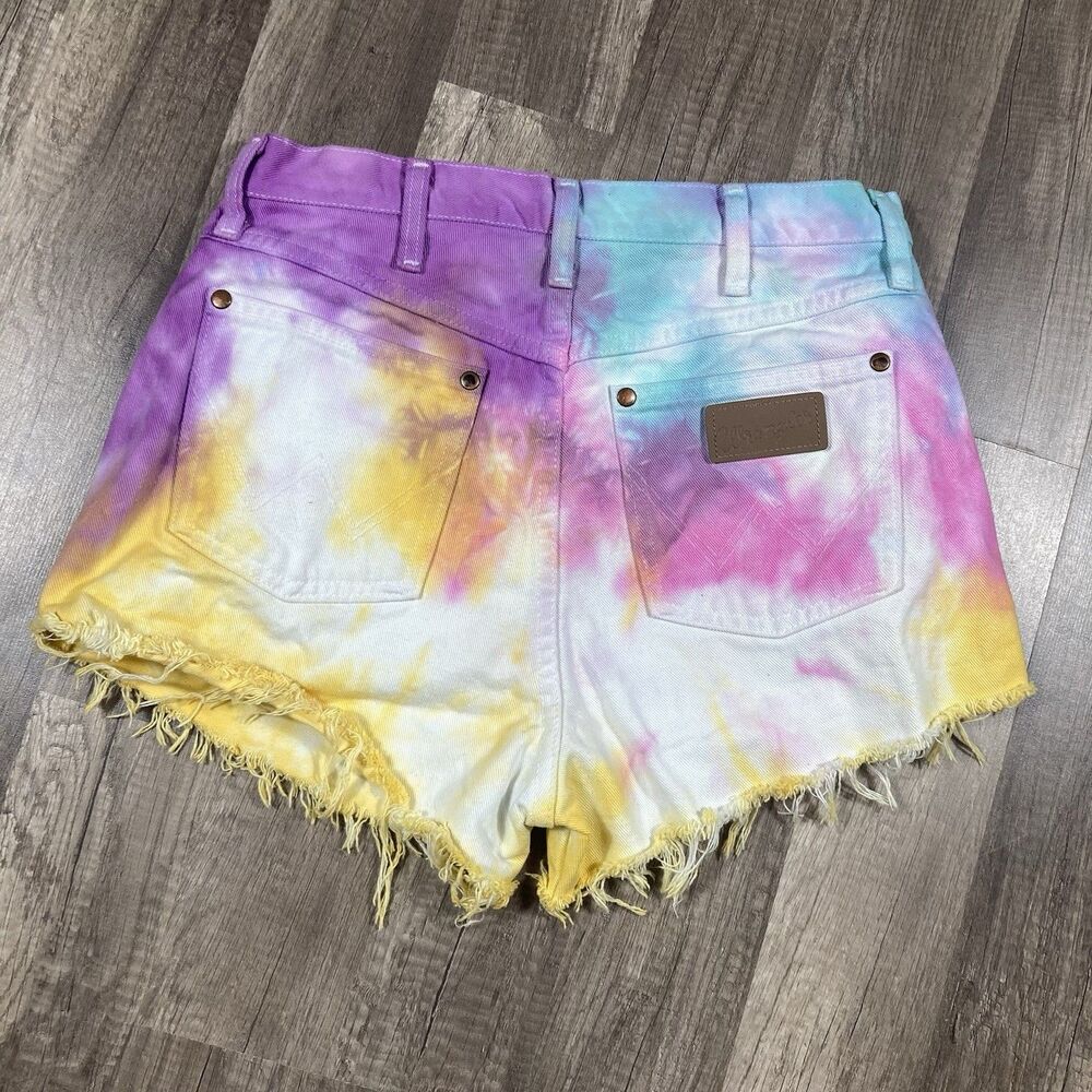 Wrangler Denim Cut Off Shorts Womens 29 Rainbow Tie Dye Coastal Cowgirl Festival